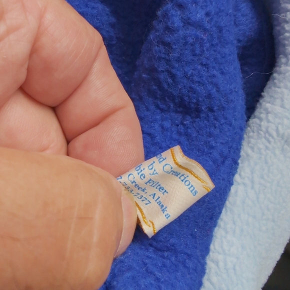 Debbie Filter Alaska Blue Fleece Bucket Hat with Bluebird Embroidery - Picture 7 of 8